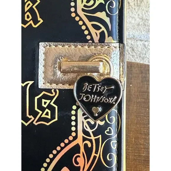 🔥 Betsey Johnson Kitsch Book of Spells Black Crossbody Bag BJ33645F Pristine - Picture 6 of 12